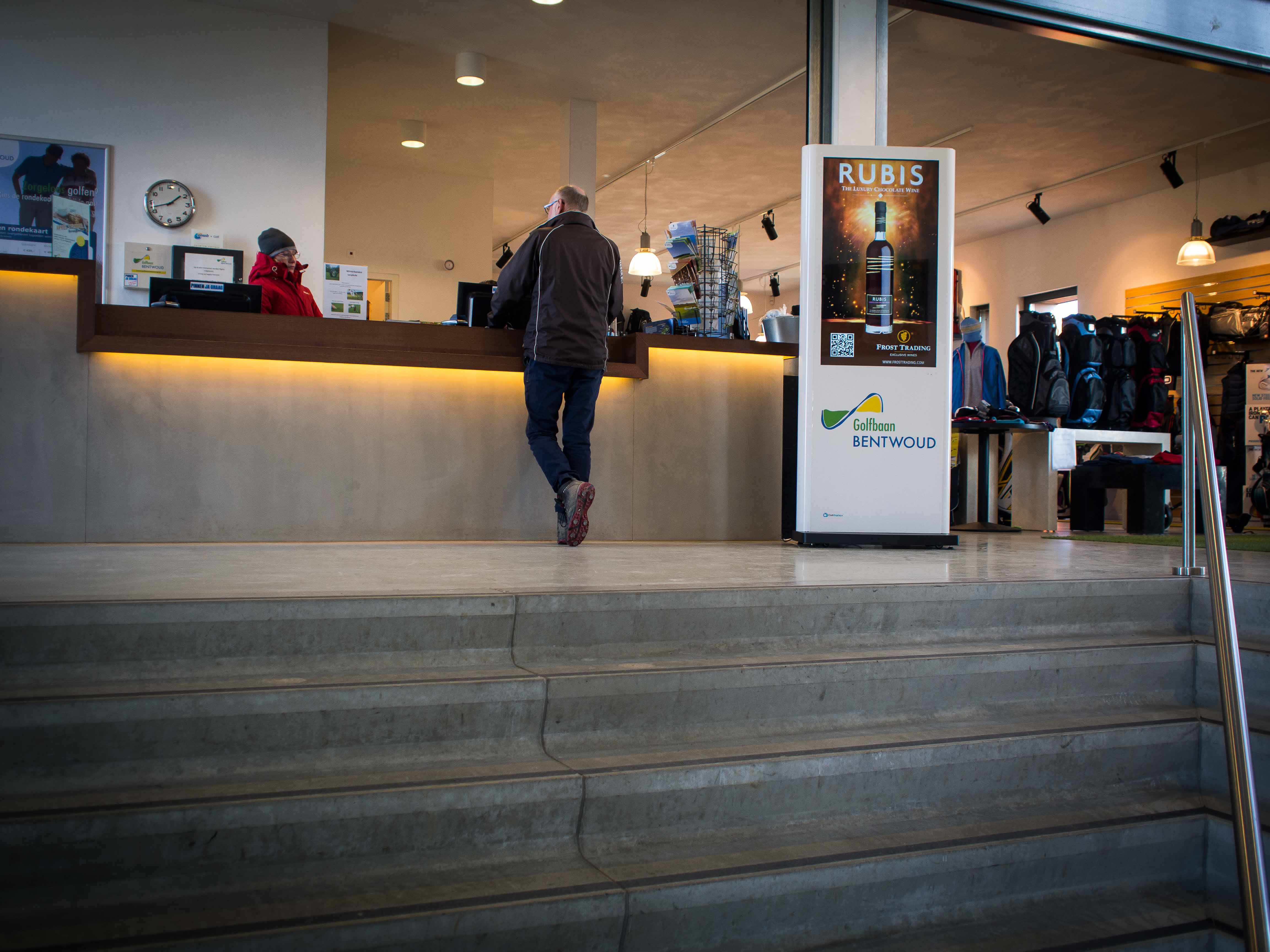 Advertentie en informatiezuil Golfbaan Bentwoud