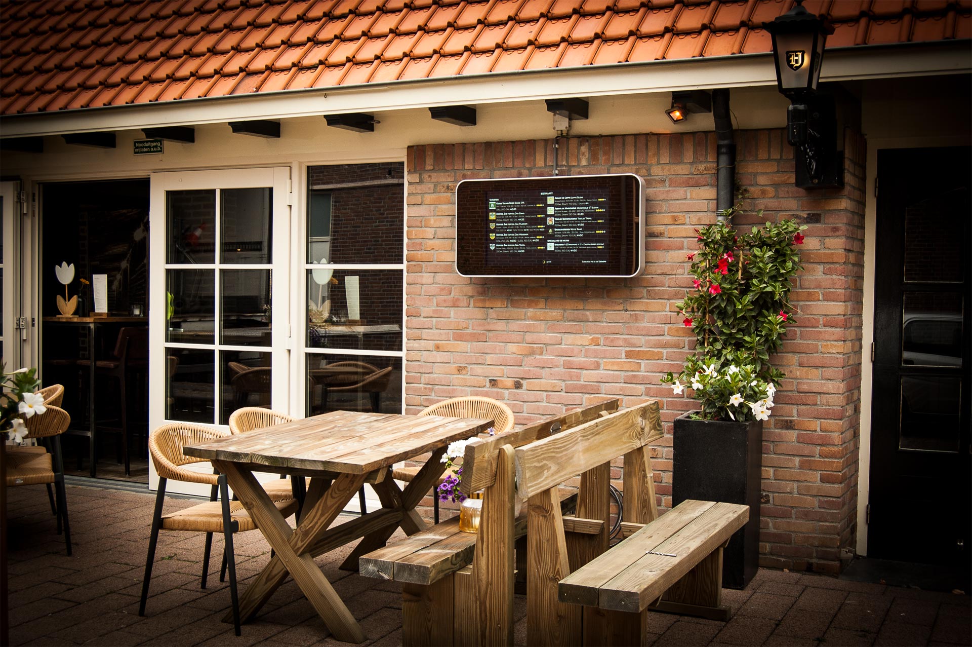 Extra Outdoor display voor Boerhaave