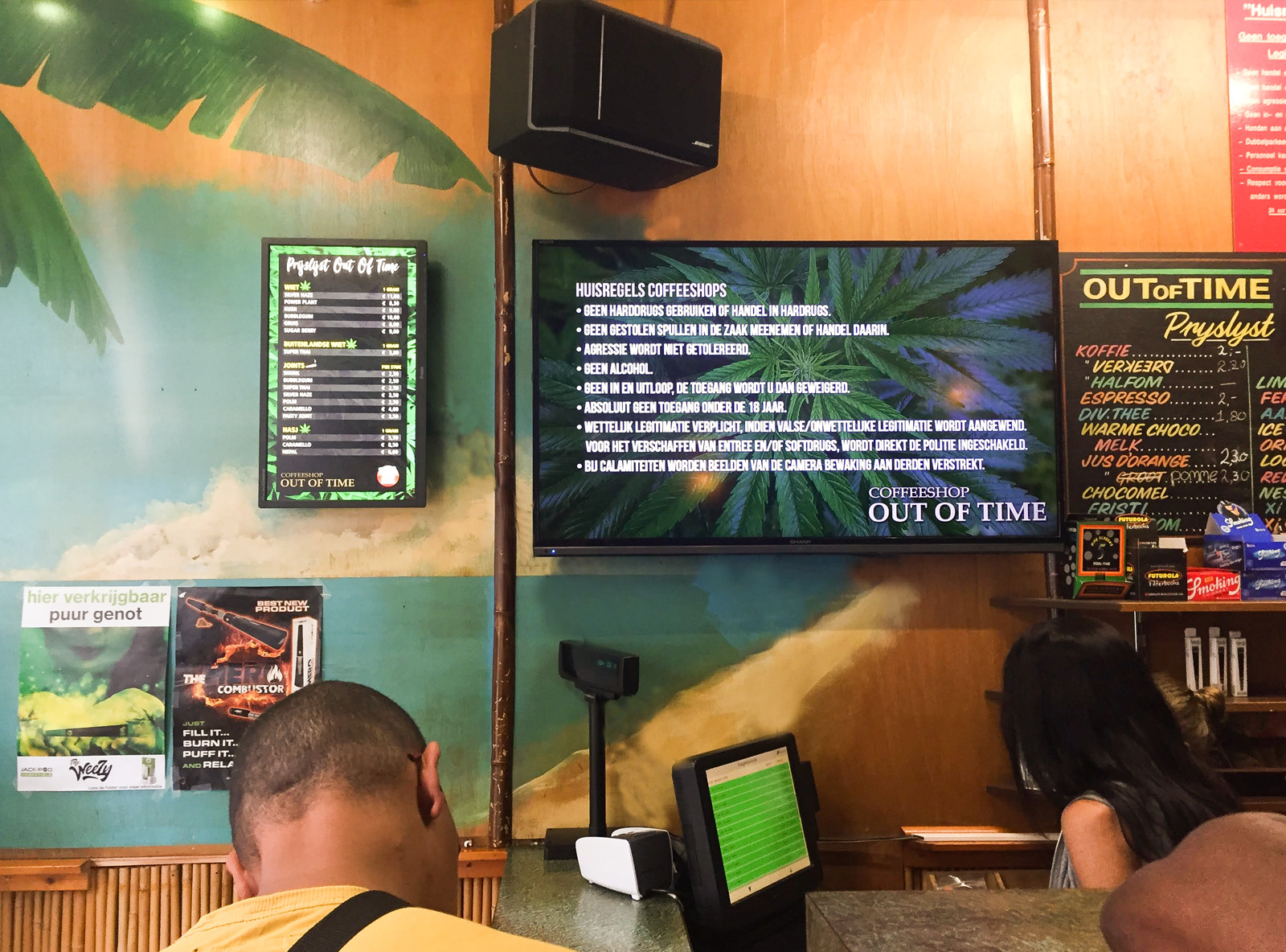 Digital Signage Out of Time