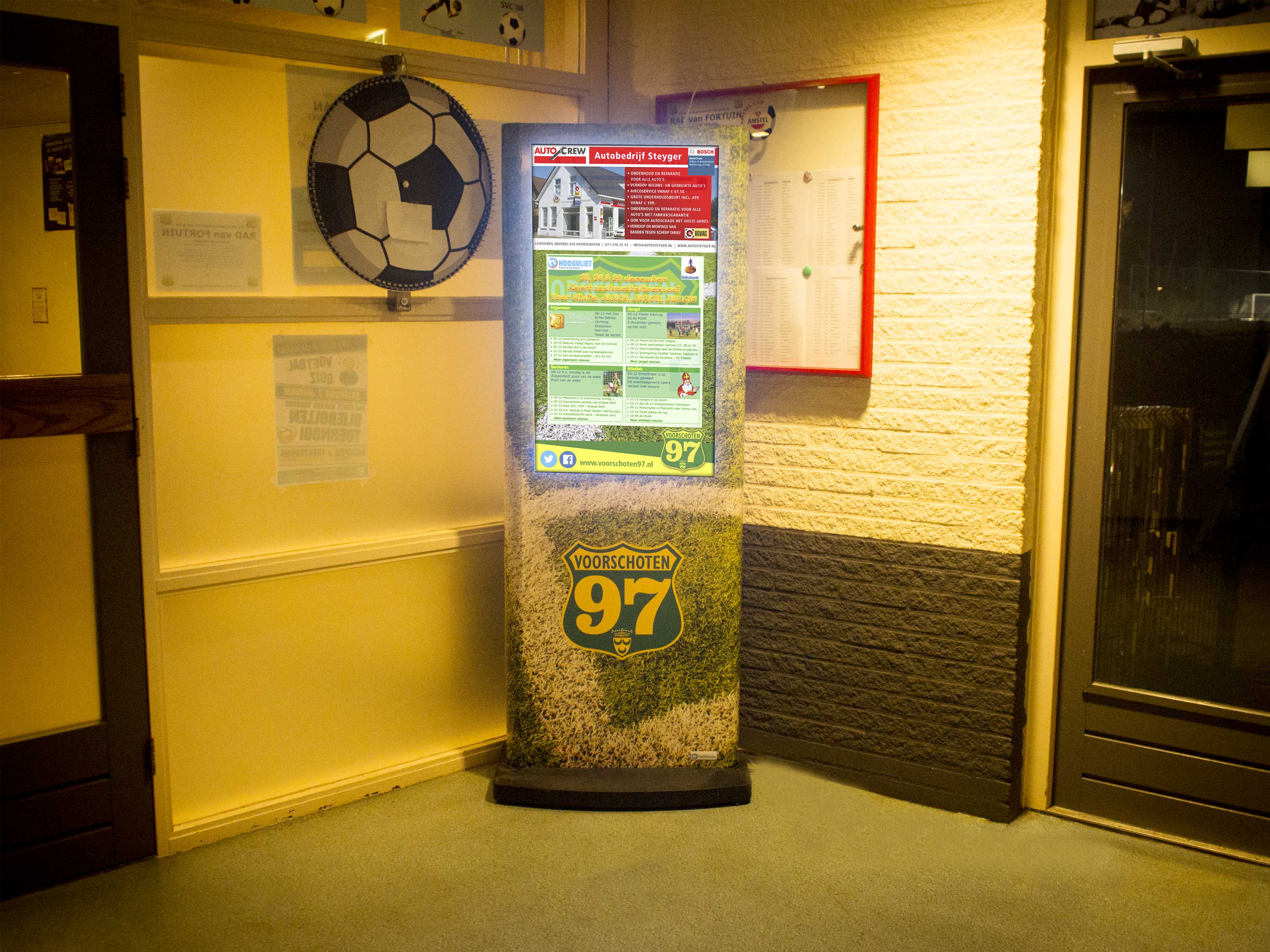 Advertentie informatie displayzuil Voorschoten 97